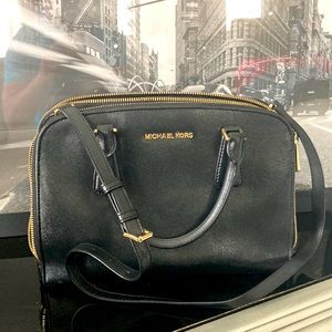 Michael Kors hand bag